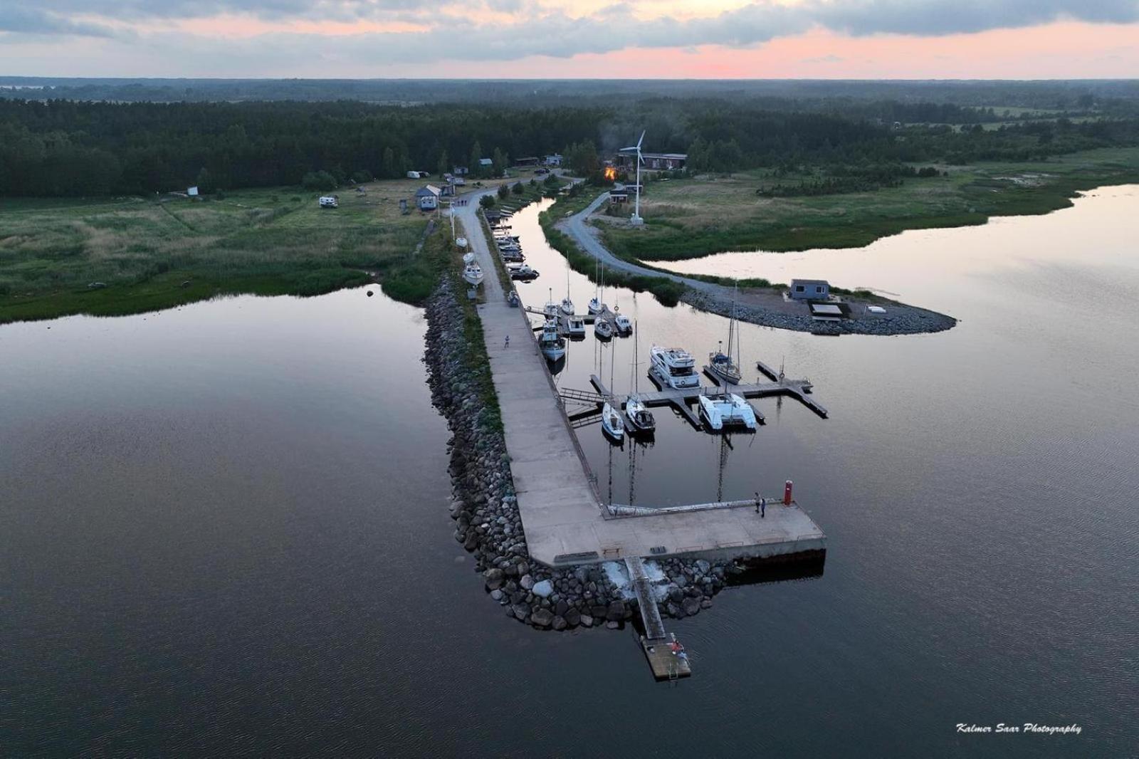 Lounaranna Harbour Accommodation Simisti Eksteriør billede